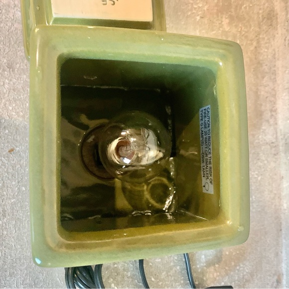 RETIRED 2010 SCENTSY HOLIDAY WARMER
"TANNENBAUM" - CHRISTMAS TREES - Like new - Picture 5 of 6